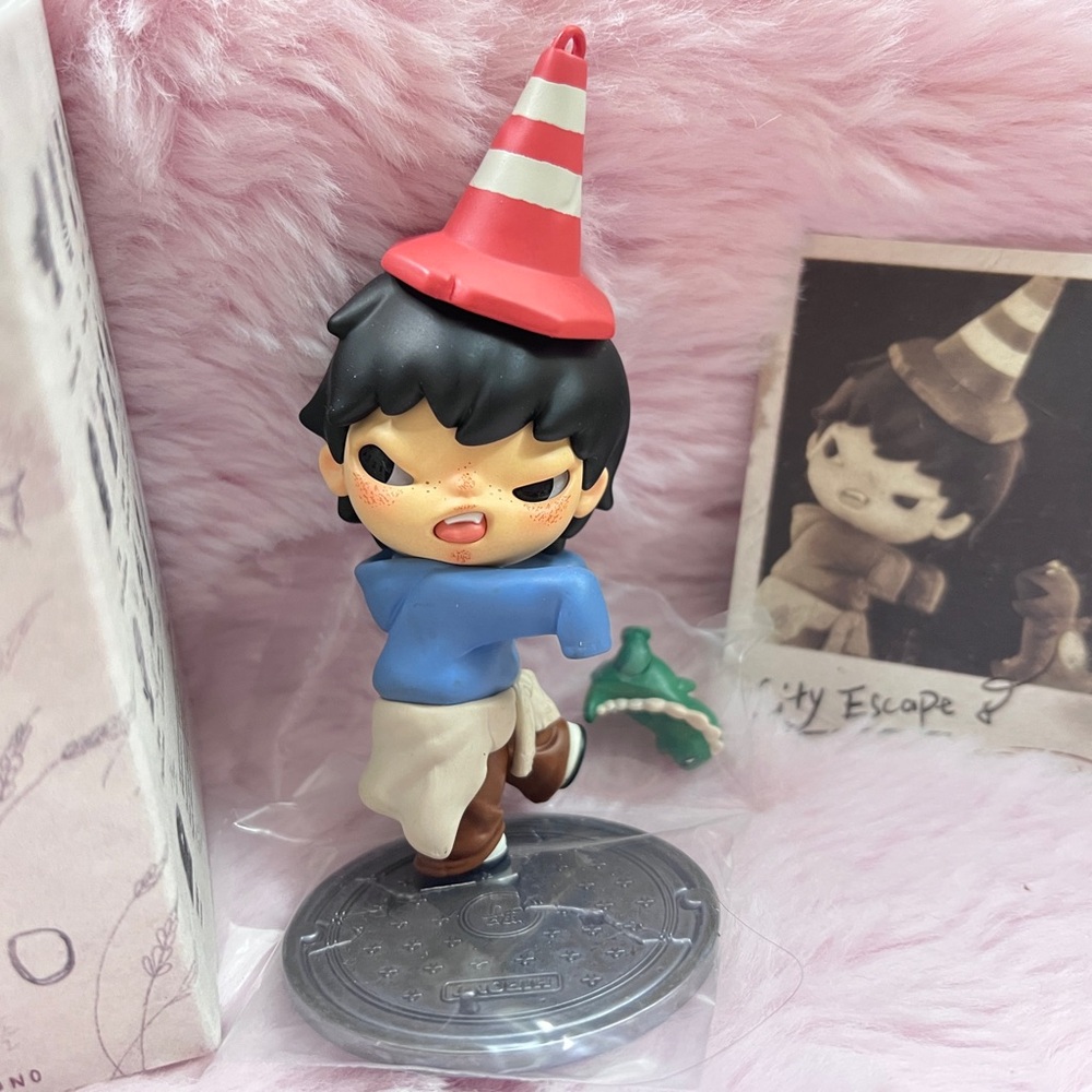 Hirono From “Tamed Wildgrass” Series Figures - “City Escape”